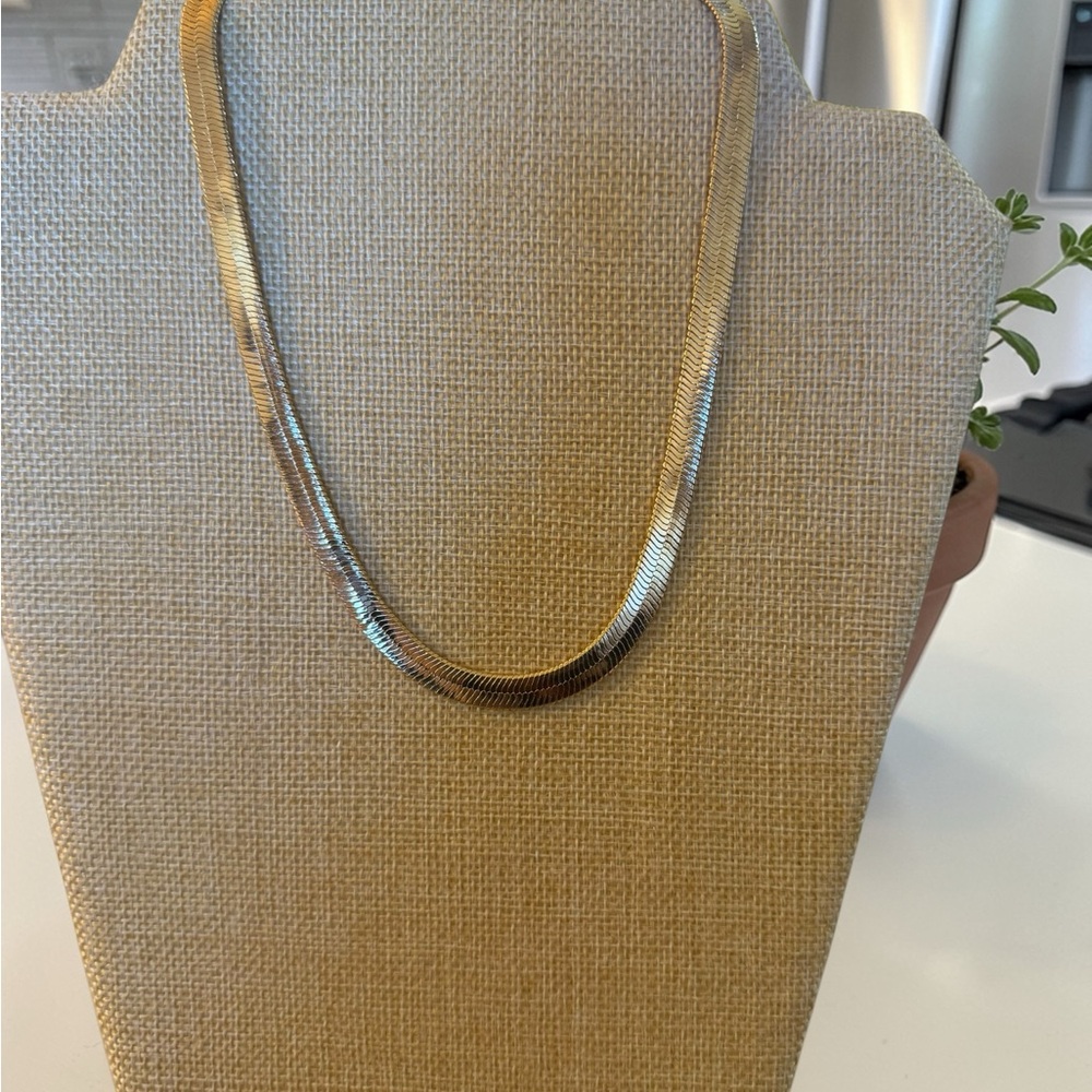 Gold-Tone Layered Lariat Necklace - Elegant Women’s Jewelry - Picture 4 of 5